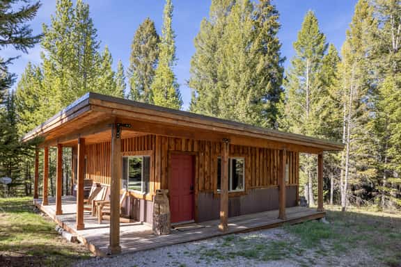 Mini Moose Cabin - Image 1