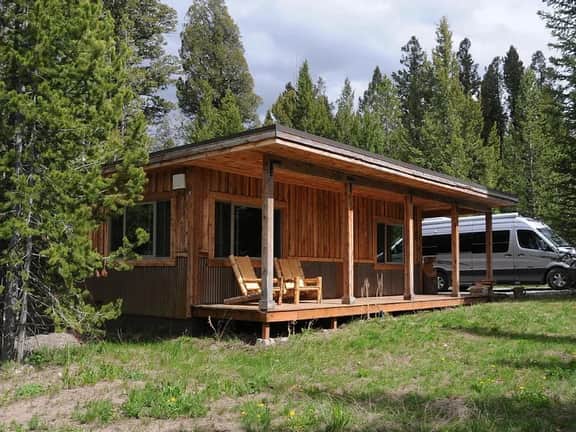 Mini Moose Cabin - Image 4